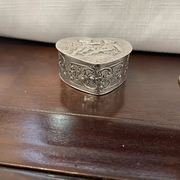 German .800 silver heart shaped trinket box, post 1888 - Picture 2 of 7